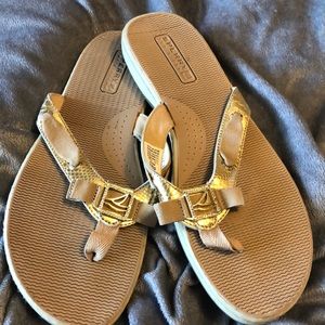 Sperry flip Flops